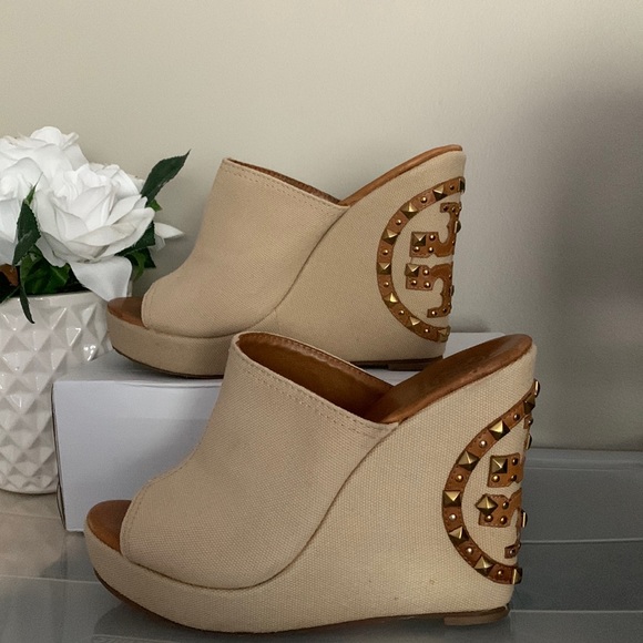 Tory Burch Meredith Studded Logo Wedges Canvas Natural - Picture 10 of 14